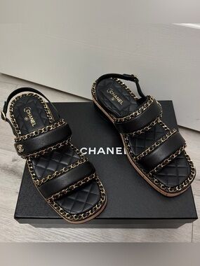 CHANEL Black Quilted Leather Slide Sandals with Gold Chain Trim